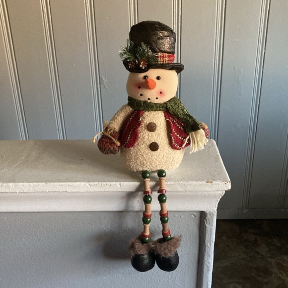 NWT- 19”x 9”-Precious Snowman ⛄️ Sitter Decoration w/ Wood Beaded Dangling Legs - Picture 13 of 16